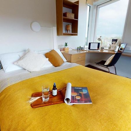 Private Bedrooms With Shared Kitchen And Studios At Iq Tufnell House In Londra Exterior foto
