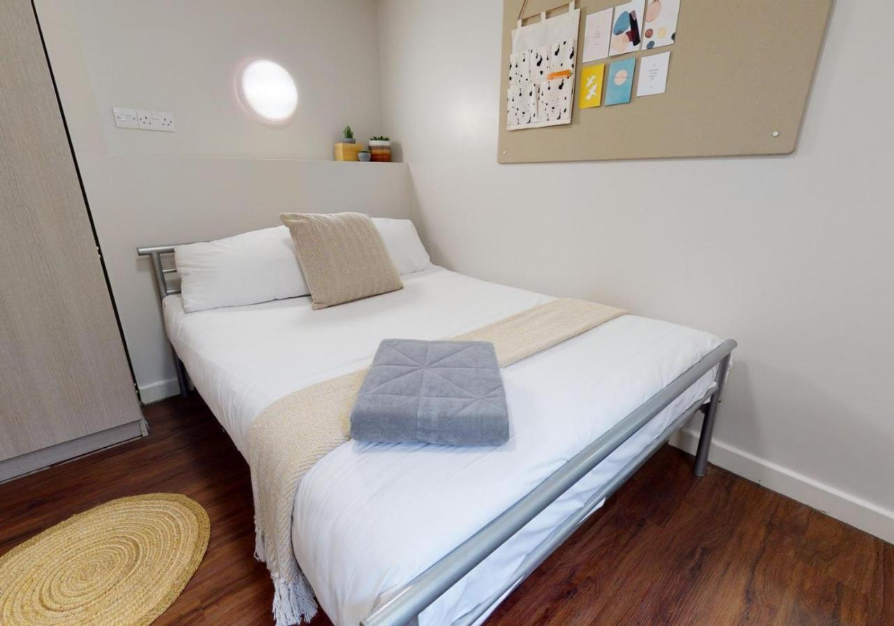 Private Bedrooms With Shared Kitchen And Studios At Iq Tufnell House In Londra Exterior foto