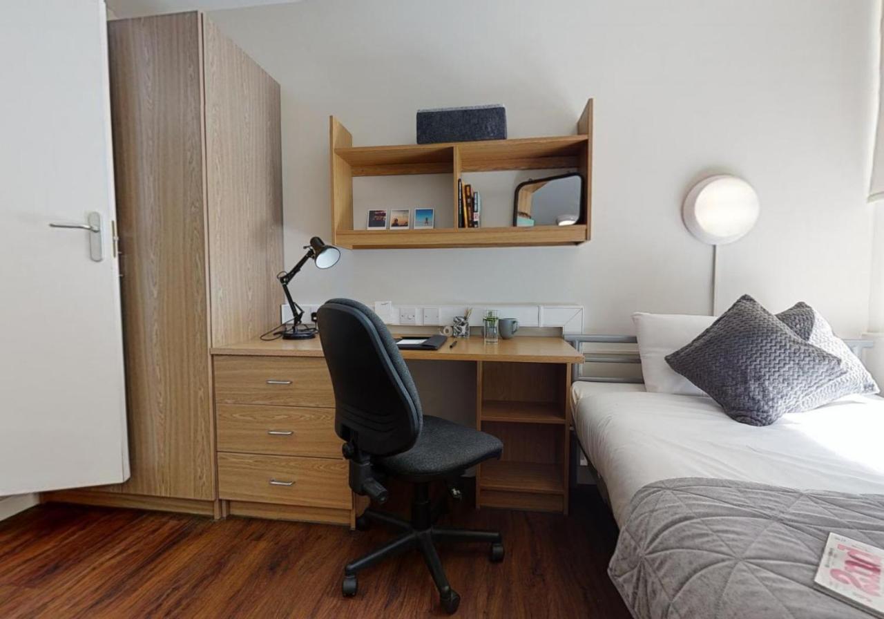 Private Bedrooms With Shared Kitchen And Studios At Iq Tufnell House In Londra Exterior foto