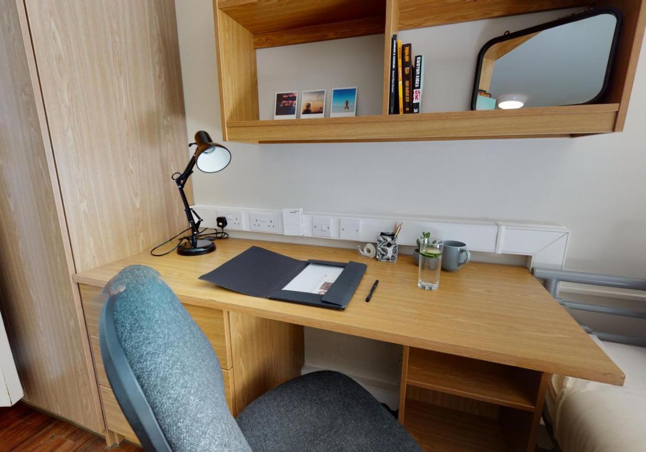 Private Bedrooms With Shared Kitchen And Studios At Iq Tufnell House In Londra Exterior foto